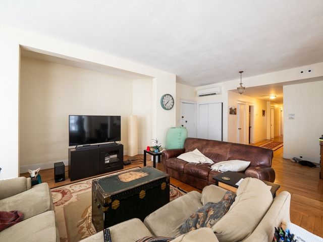 481 Boylston Street 1, Brookline, MA 02445