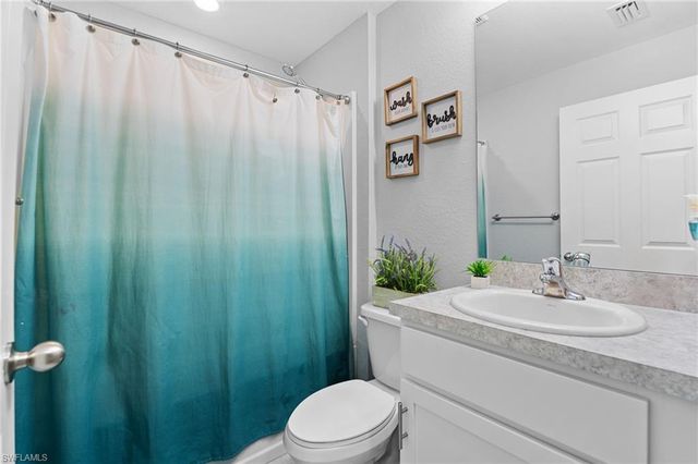 1132 NW 20th PL, Cape Coral, FL 33993