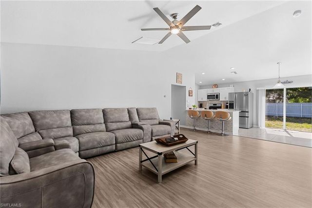 1132 NW 20th PL, Cape Coral, FL 33993