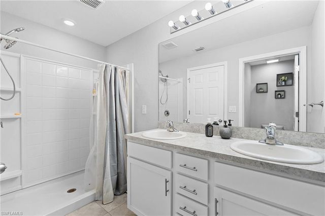 1132 NW 20th PL, Cape Coral, FL 33993