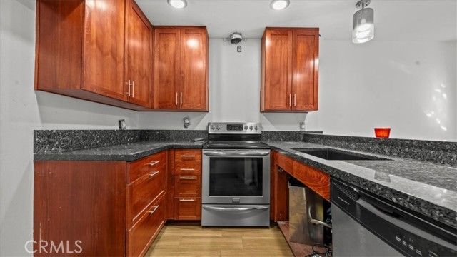 1019 W Pine, Upland, CA 91786