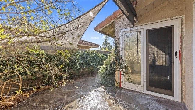 1019 W Pine, Upland, CA 91786