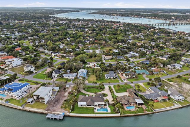 172 Inlet Dr, St Augustine, FL 32080