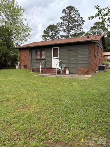 4331 Knollcrest Drive, Charlotte, NC 28208