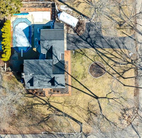 11834 Eriksen Drive, Pinckney, MI 48169