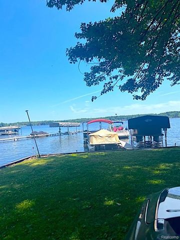 11834 Eriksen Drive, Pinckney, MI 48169