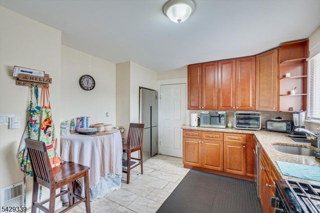 31 Romney Rd, Bound Brook Boro, NJ 08805