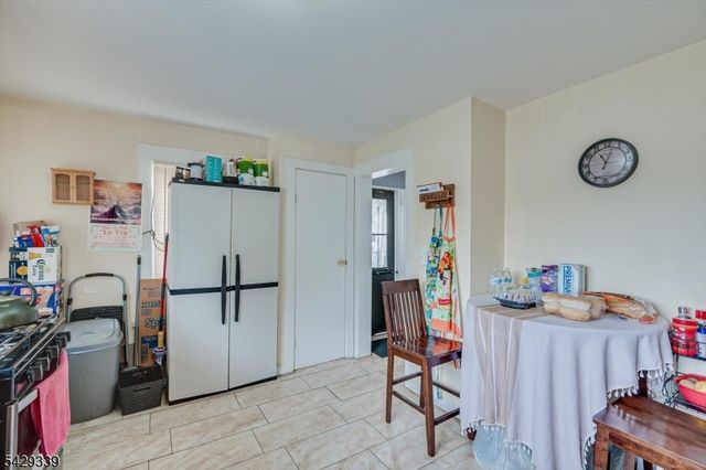 31 Romney Rd, Bound Brook Boro, NJ 08805