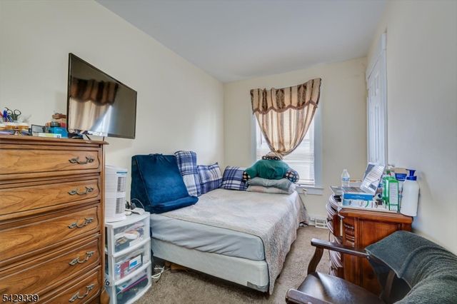 31 Romney Rd, Bound Brook Boro, NJ 08805