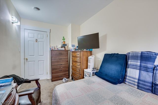 31 Romney Rd, Bound Brook Boro, NJ 08805