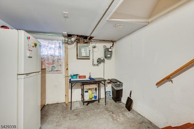 31 Romney Rd, Bound Brook Boro, NJ 08805