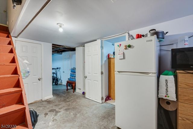31 Romney Rd, Bound Brook Boro, NJ 08805