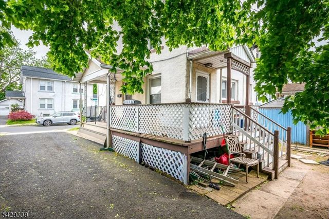 31 Romney Rd, Bound Brook Boro, NJ 08805