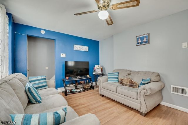 31 Romney Rd, Bound Brook Boro, NJ 08805