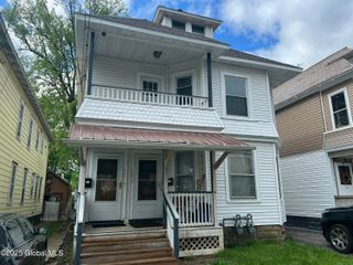 423 Division Street, Schenectady, NY 12304