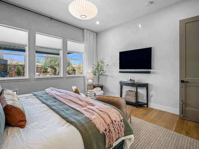 4229 Fox Hollow St, Folsom, CA 95630