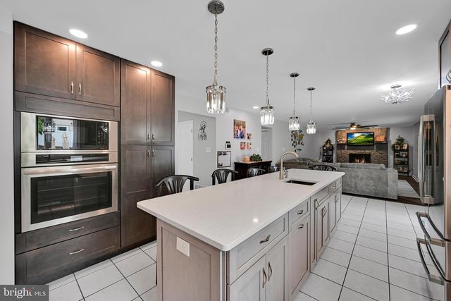 130 VALLEY RD, Hamburg, PA 19526