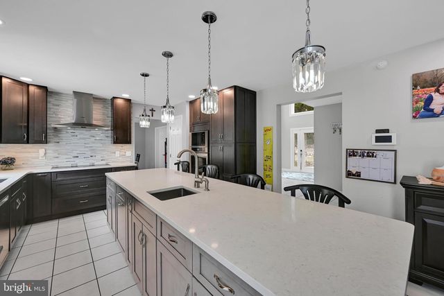 130 VALLEY RD, Hamburg, PA 19526