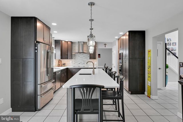 130 VALLEY RD, Hamburg, PA 19526
