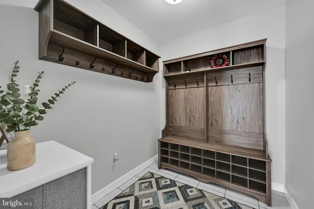 130 VALLEY RD, Hamburg, PA 19526