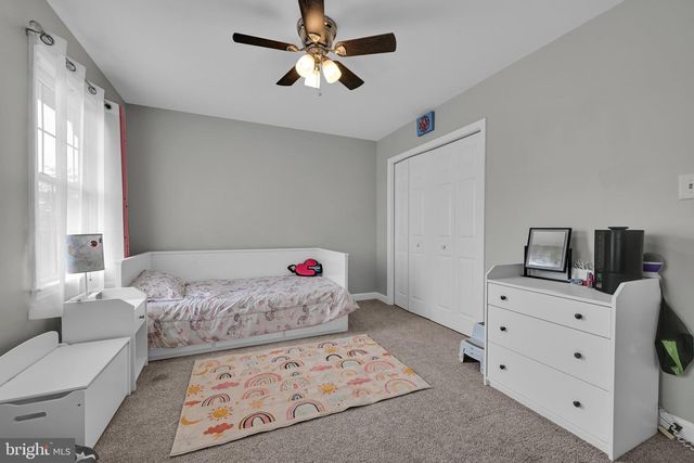 130 VALLEY RD, Hamburg, PA 19526