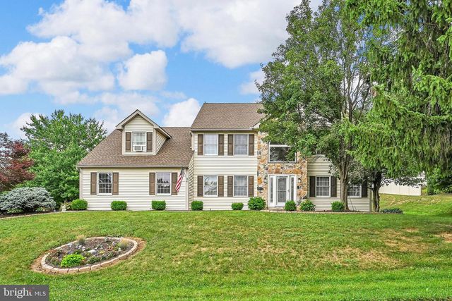130 VALLEY RD, Hamburg, PA 19526