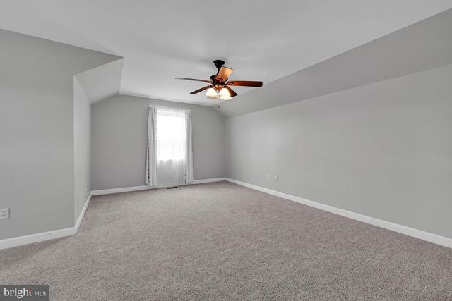 130 VALLEY RD, Hamburg, PA 19526