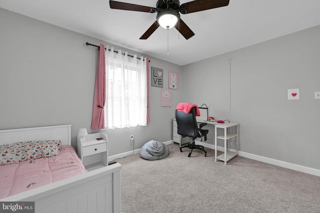 130 VALLEY RD, Hamburg, PA 19526