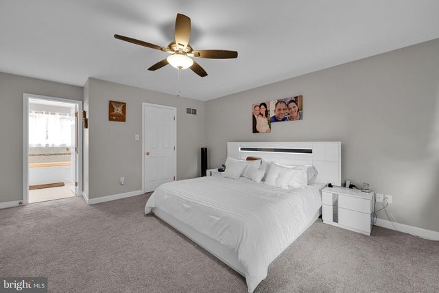 130 VALLEY RD, Hamburg, PA 19526