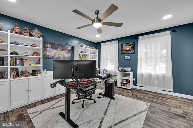 130 VALLEY RD, Hamburg, PA 19526