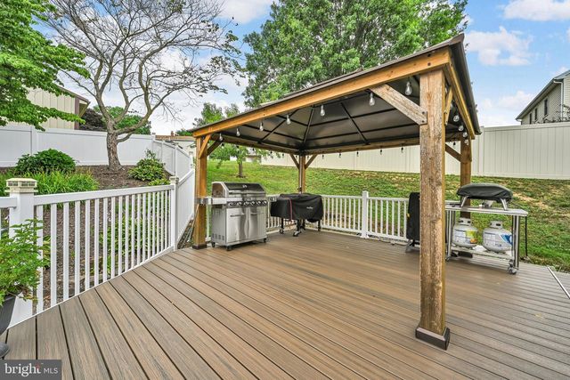130 VALLEY RD, Hamburg, PA 19526