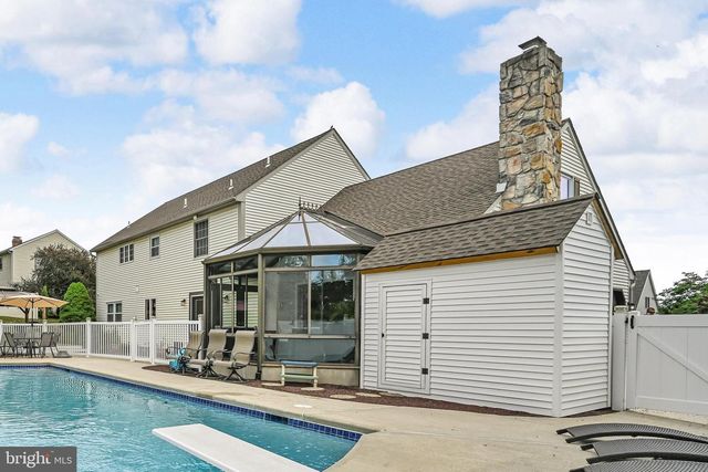 130 VALLEY RD, Hamburg, PA 19526