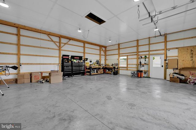 130 VALLEY RD, Hamburg, PA 19526