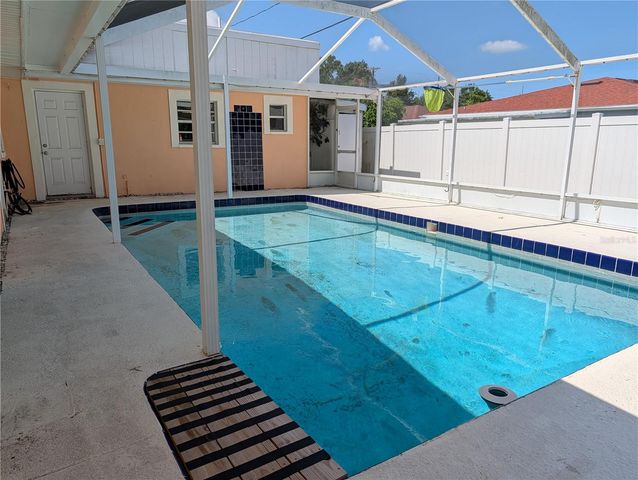 6006 N HUBERT AVE, Tampa, FL 33614