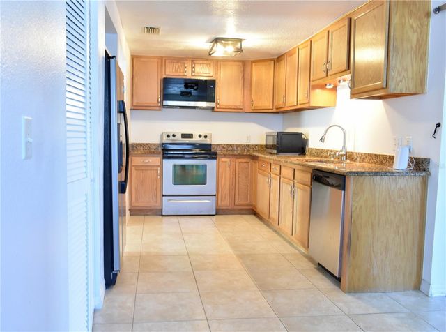 6006 N HUBERT AVE, Tampa, FL 33614