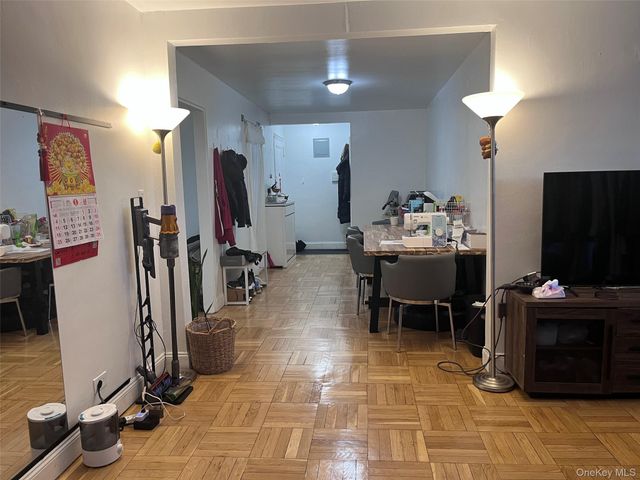 147-35 38th Avenue B14, Flushing, NY 11354