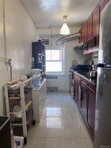 147-35 38th Avenue B14, Flushing, NY 11354