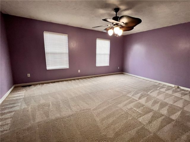 1108 Arrowhead Dr, South Strabane, PA 15301