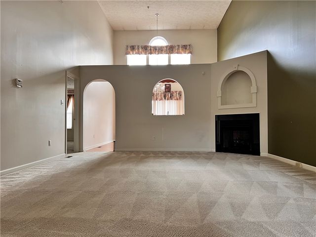 1108 Arrowhead Dr, South Strabane, PA 15301