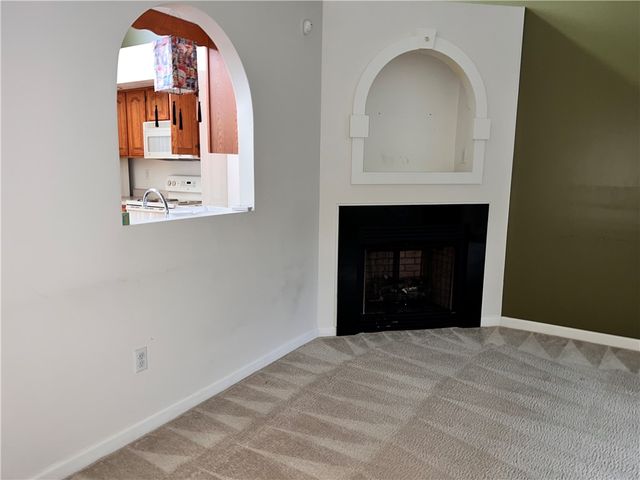 1108 Arrowhead Dr, South Strabane, PA 15301