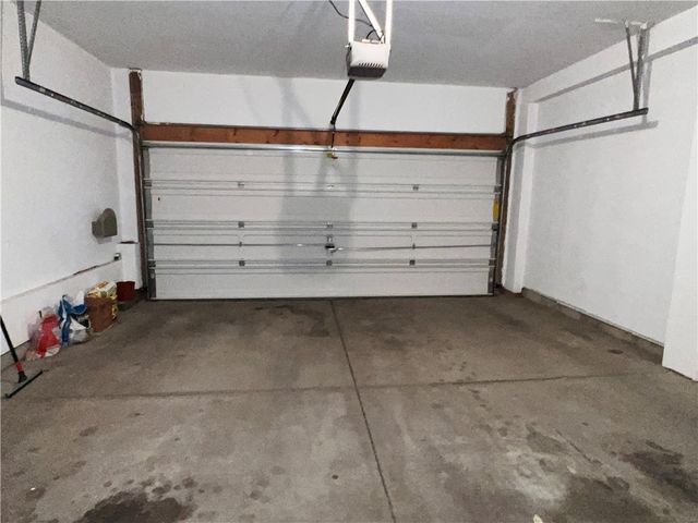 1108 Arrowhead Dr, South Strabane, PA 15301