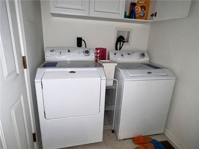 1108 Arrowhead Dr, South Strabane, PA 15301