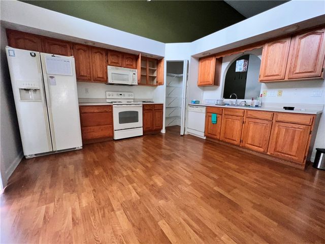 1108 Arrowhead Dr, South Strabane, PA 15301