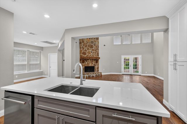 4209 Pinecreek Drive, Rowlett, TX 75088