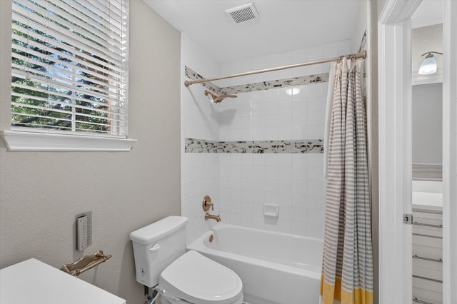 4209 Pinecreek Drive, Rowlett, TX 75088