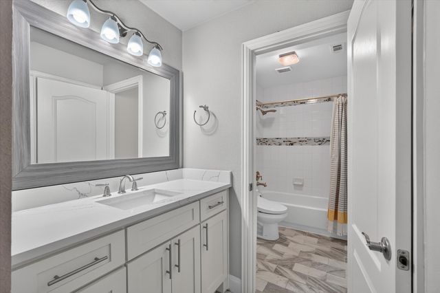 4209 Pinecreek Drive, Rowlett, TX 75088