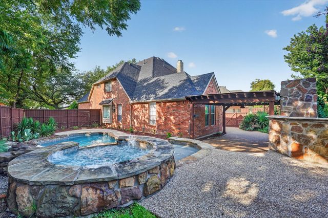 4209 Pinecreek Drive, Rowlett, TX 75088