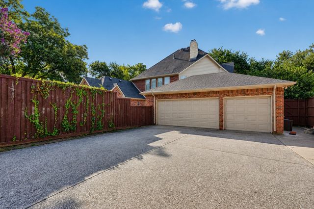 4209 Pinecreek Drive, Rowlett, TX 75088
