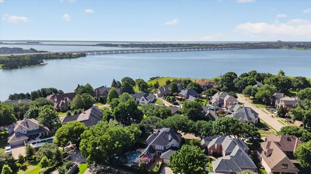 4209 Pinecreek Drive, Rowlett, TX 75088