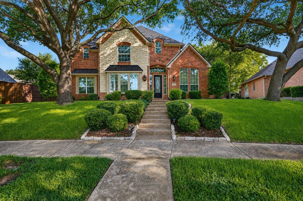4209 Pinecreek Drive, Rowlett, TX 75088